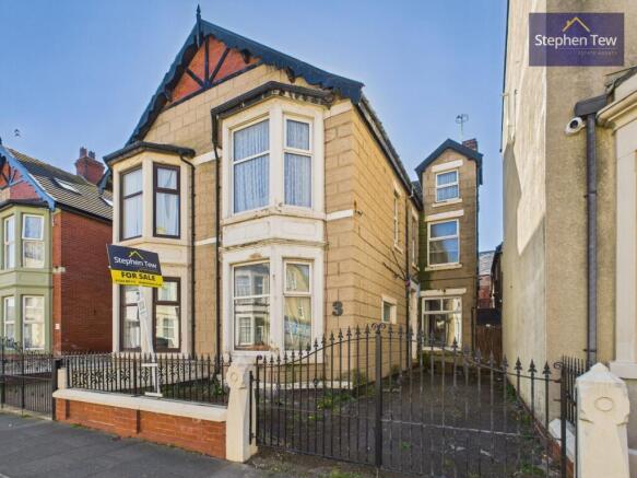 7 bed property, in Moore Street, £65,000