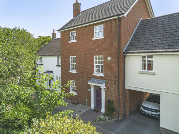 4 bed property, in Jill Grey Place, £850,000