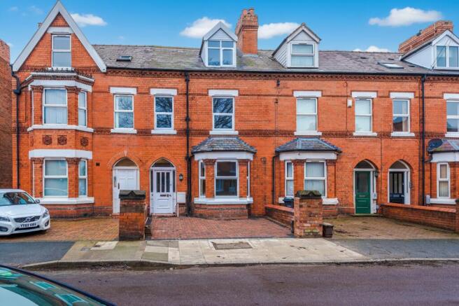 4 bed property, in Halkyn Road, £550,000