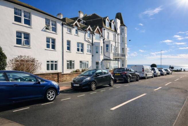 1 bed property, in The Links, £165,000
