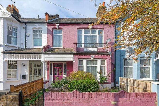 3 bed property, in Elsenham Street, £1,050,000