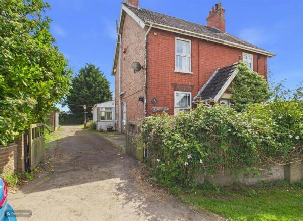 3 bed property, in Farlesthorpe Road, £215,000