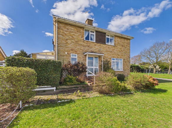 3 bed property, in Quinton Road, £275,000