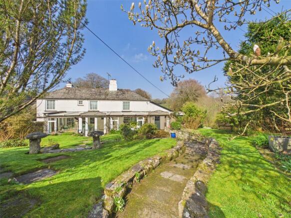5 bed property, in North Hill, £675,000
