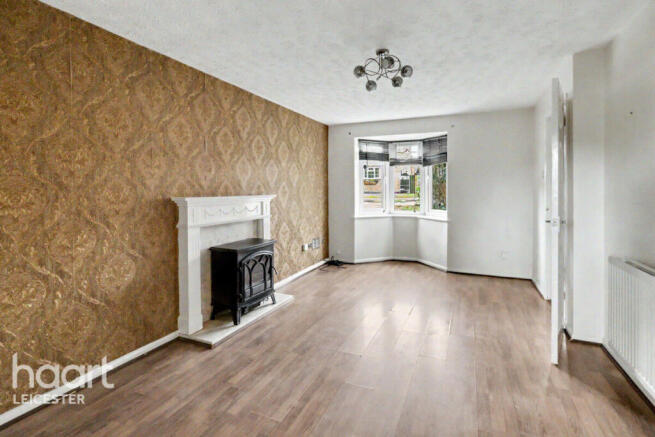 3 bed property, in Cranesbill Road, £250,000