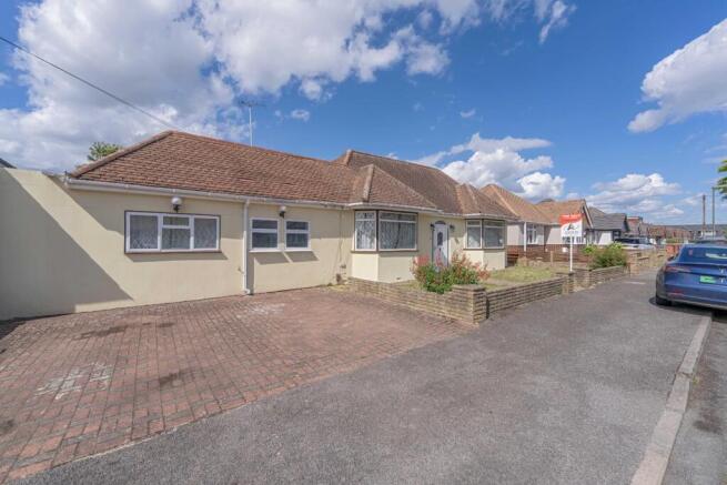 4 bed property, in Kingsway, £750,000