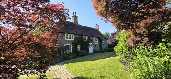 5 bed property, in Church Road, £825,000
