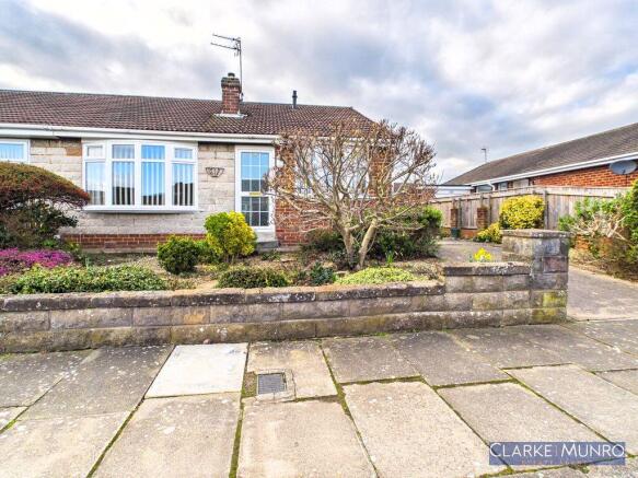 2 bed property, in Tanton Grove, £160,000