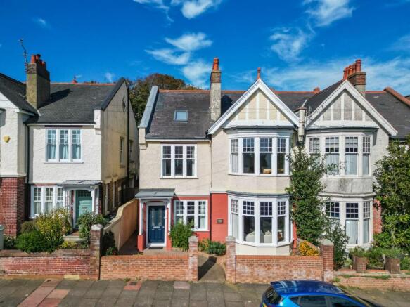 6 bed property, in Tivoli Crescent North, £1,350,000