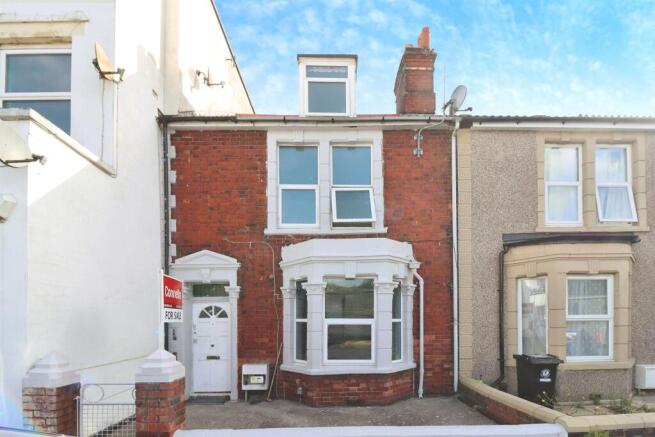 4 bed property, in Portview Road, £270,000