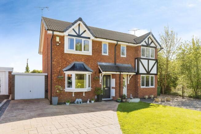 3 bed property, in Brandy Brook, £220,000