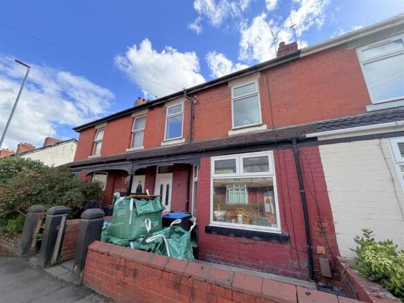 3 bed property, in Princes Road, £145,000