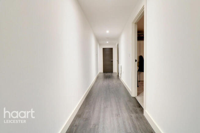 2 bed property, in Charles Street, £160,000