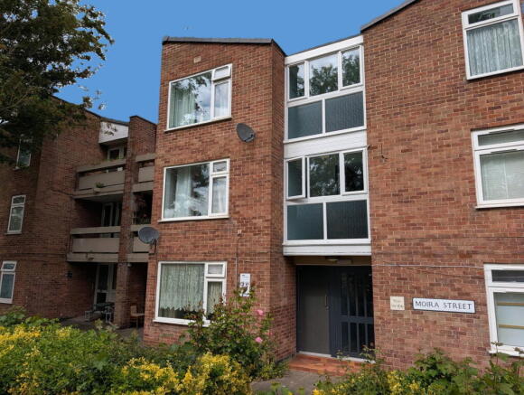 2 bed property, in Moira Street, £110,000