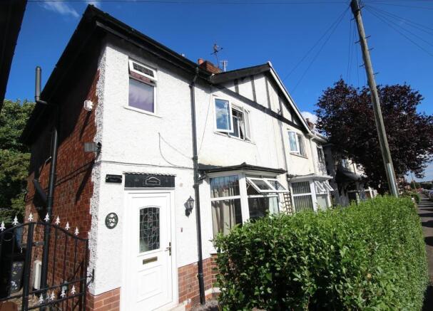 2 bed property, in Conway Street, £190,000