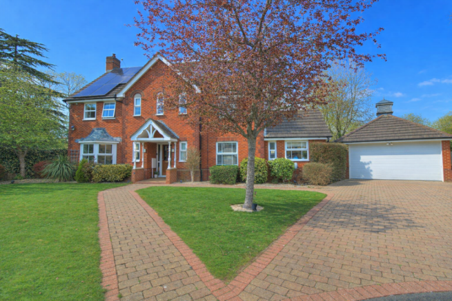 4 bed property, in Standing Stones, £850,000