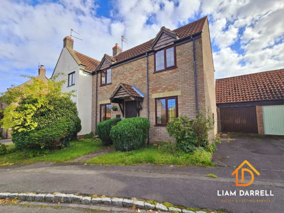 2 bed property, in Dale Close, £165,000