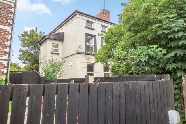 5 bed property, in Old Chester Road, £60,000