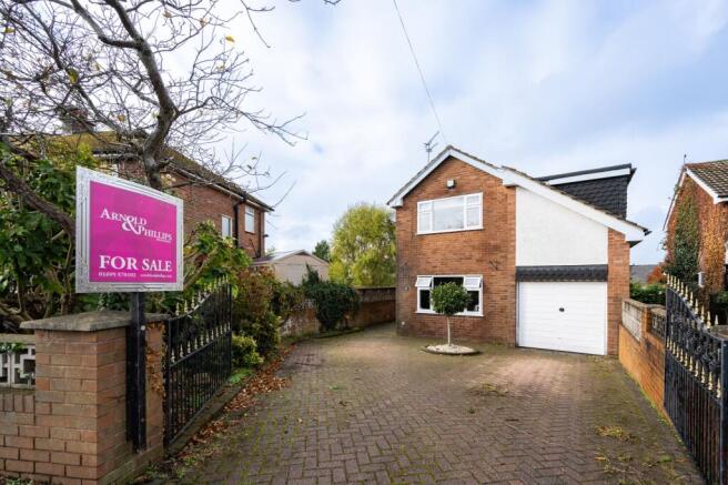 4 bed property, in Tower Hill, £379,000