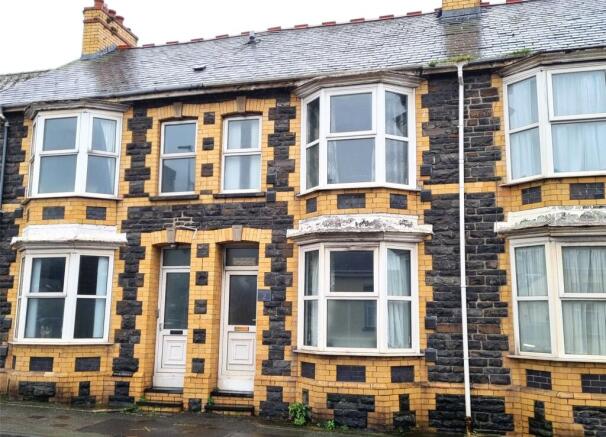 3 bed property, in Brook Terrace, £185,000