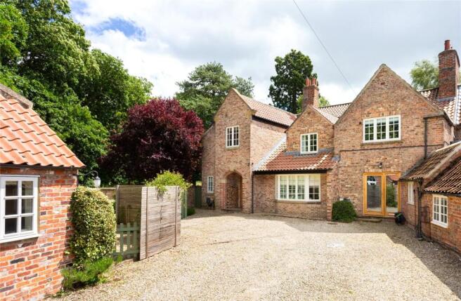 6 bed property, in Sessay, £925,000