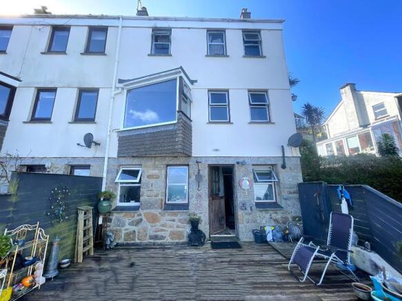 4 bed property, in Newlyn, £485,000