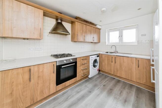 2 bed property, in Rathlin Road, £200,000