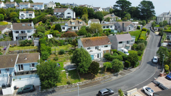 4 bed property, in Lavorrick Orchards, £575,000