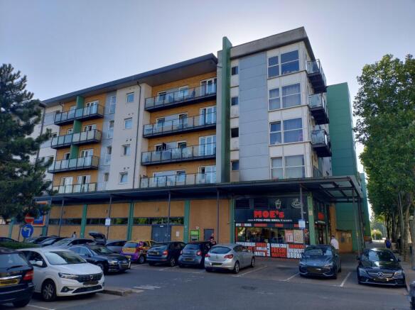 2 bed property, in 221, £130,000