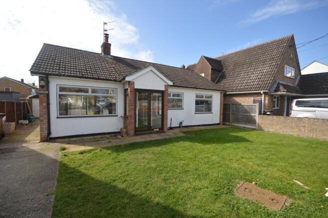 2 bed property, in Weeley Road, £265,000