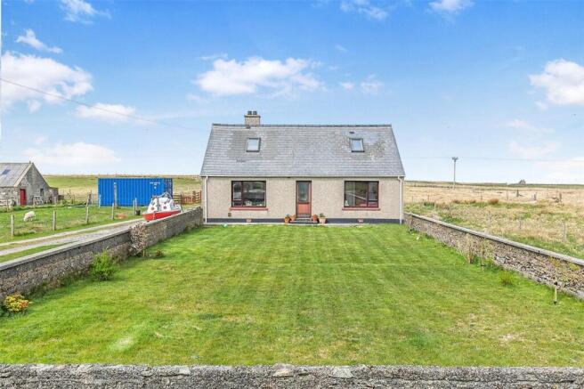 4 bed property, in 29 Cross, £152,500