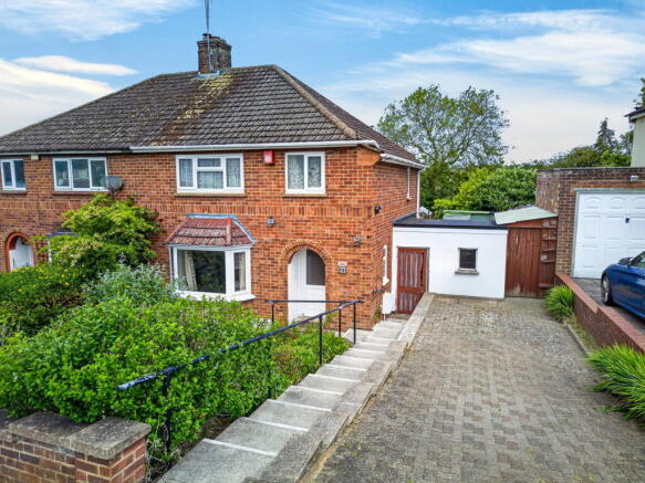 3 bed property, in Kingsway, £230,000
