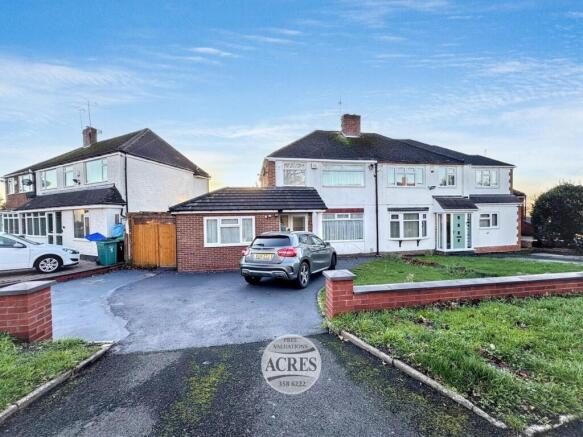 3 bed property, in Broomhill Lane, £335,000