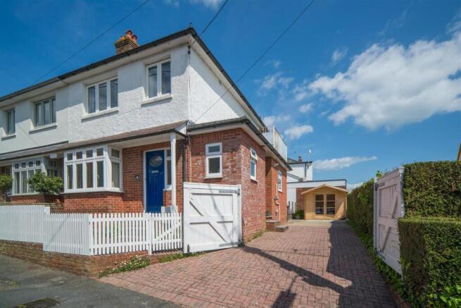 3 bed property, in St Helens, £475,000