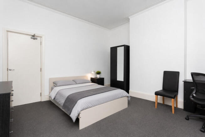 8 bed property, in Holmfield Road, £400,000