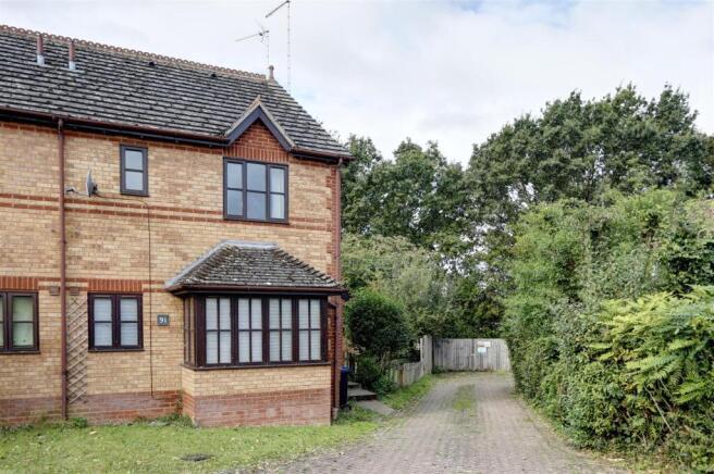 1 bed property, in John Amner Close, £174,000
