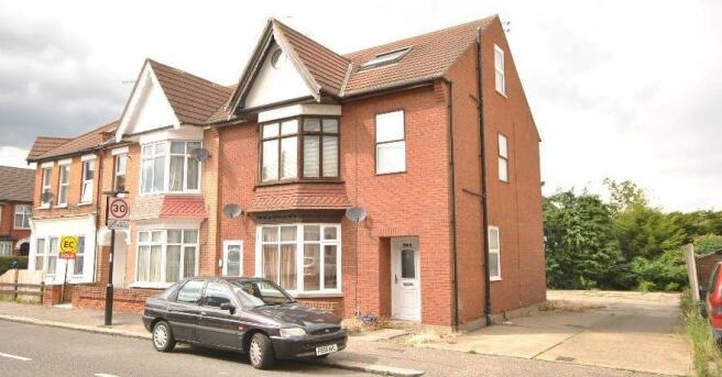 1 bed property, in Flat 3, £145,000