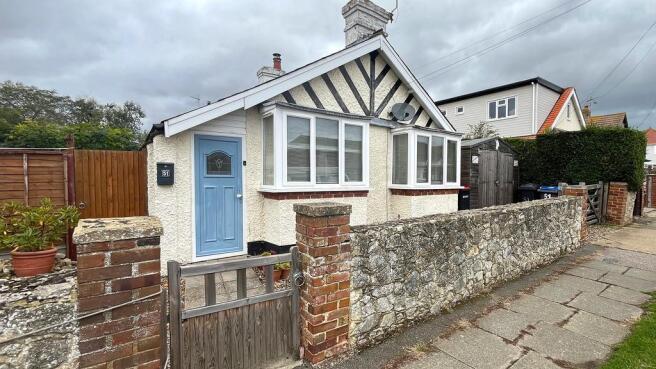 2 bed property, in Sunnyhill Road, £315,000