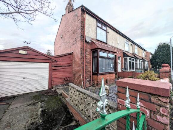 2 bed property, in Glen Avenue, £180,000