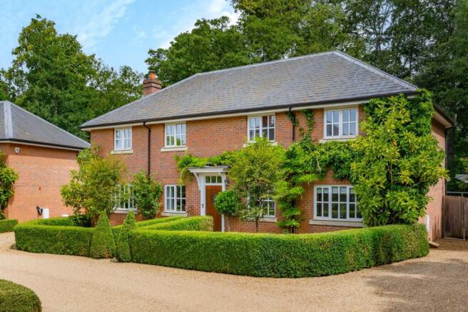 4 bed property, in Garden Lane, £850,000