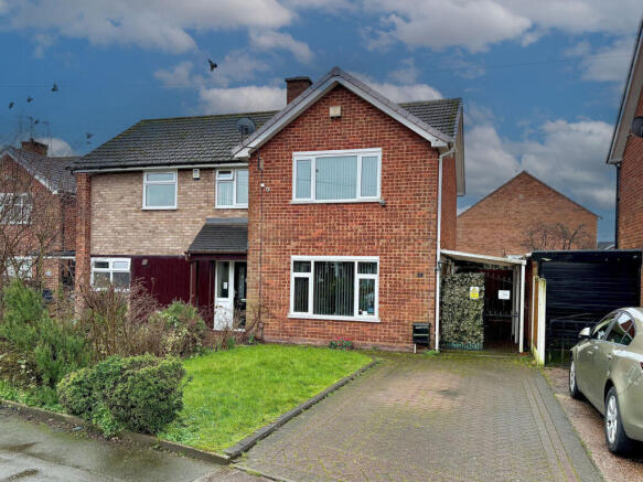 2 bed property, in Friesland Drive, £220,000