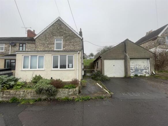 2 bed property, in Waldegrave Terrace, £200,000