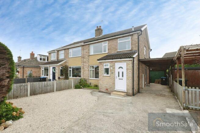 3 bed property, in Hill Top Drive, £275,000