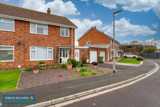3 bed property, in Pyrland Walk, £285,000