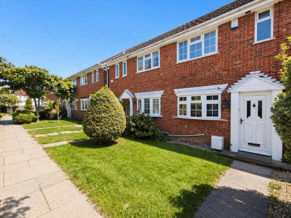 3 bed property, in Eagle Close, £459,950