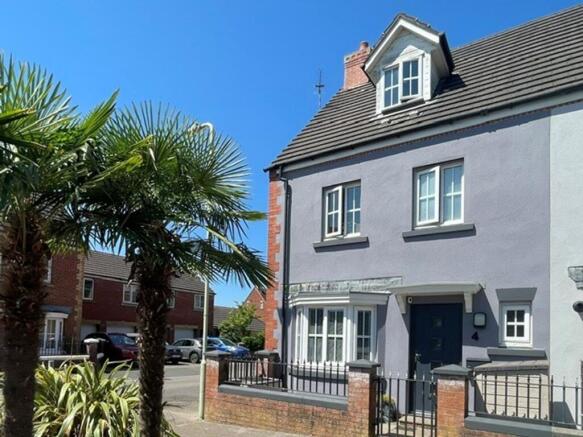 4 bed property, in Waldsassen Road, £299,950