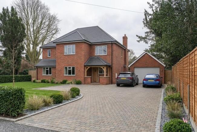 4 bed property, in Swanlow Lane, £650,000
