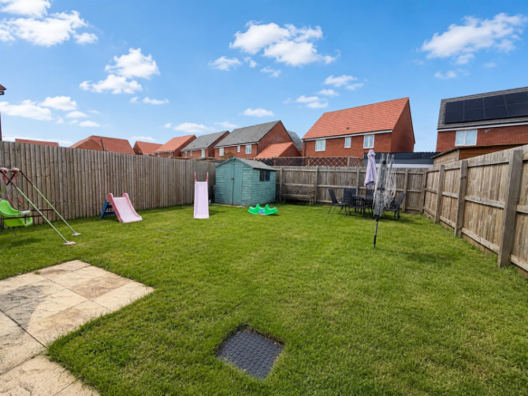 3 bed property, in Magnolia Way, £264,000
