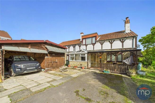 3 bed property, in East End Cottage, £299,000