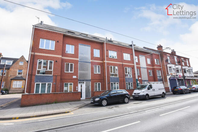 4 bed property, in Radford Road, £180,000